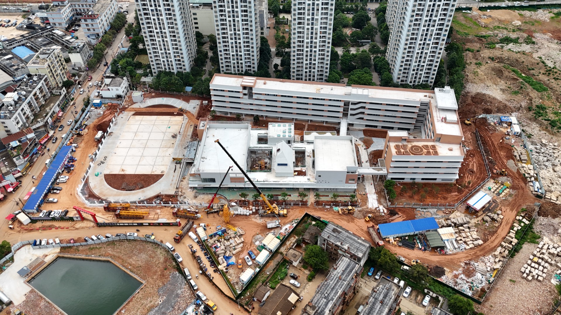 五华区普吉路以东片区A-3地块配建小学项目通过主体结构工程验收