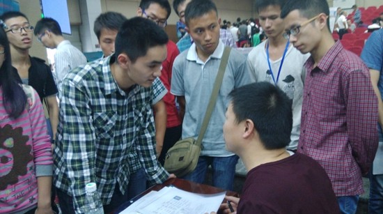 直二部参加西南高校校园招聘活动