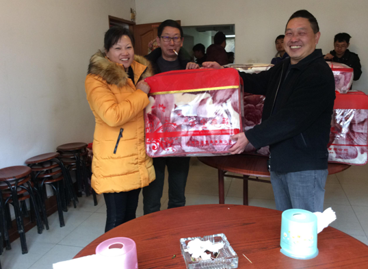 三公司十九直管部送温暖到施工一线