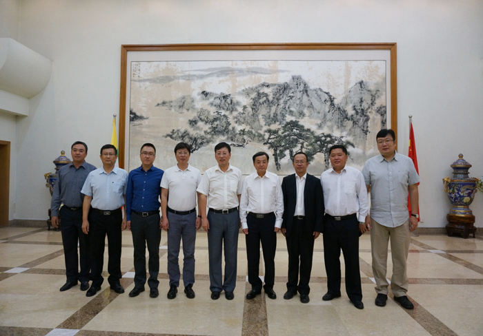 马德参加省商务考察代表团赴缅甸考察