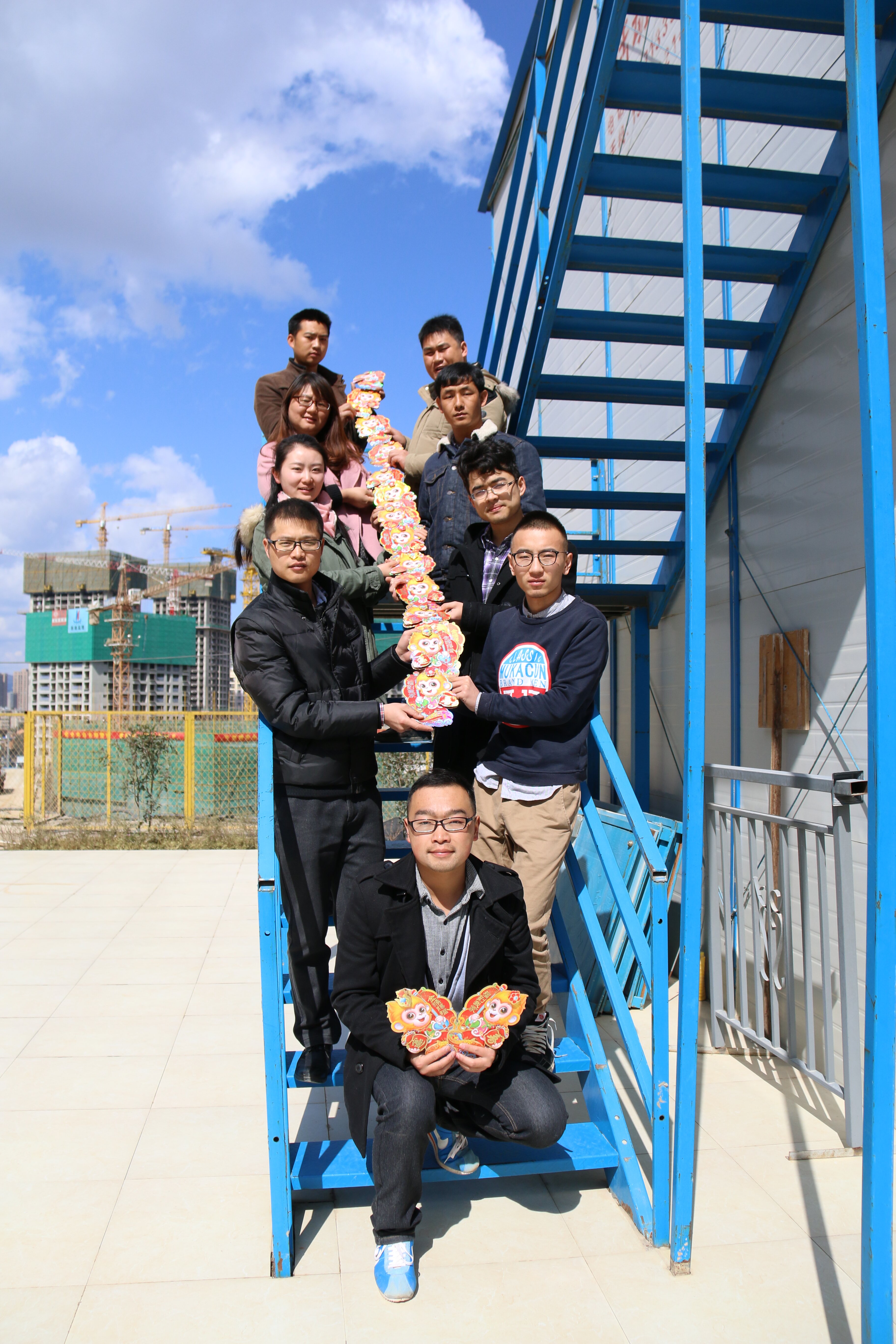 直二部开展创意拜年集体照大赛活动