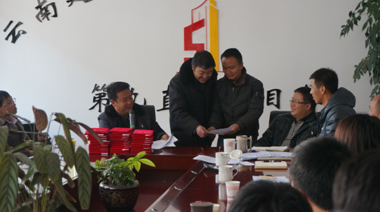 活到老 学到老——五公司直管九部老员工也拜了新师傅