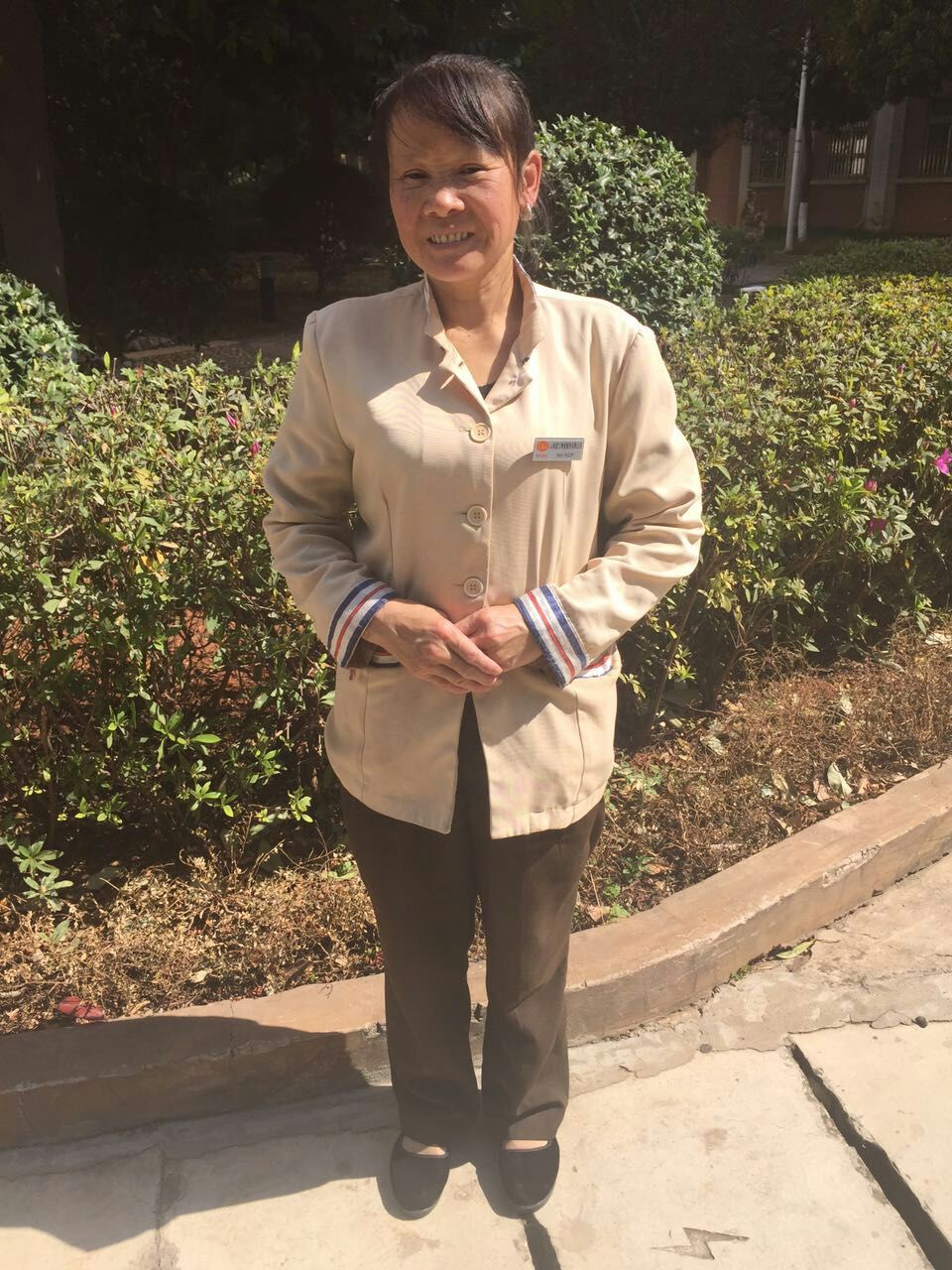 失主写感谢信致谢——物业公司景秀花园服务处保洁员柏莲票拾金不昧