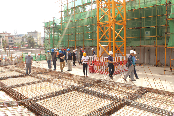 十四冶二公司开展塑料建筑模板观摩交流