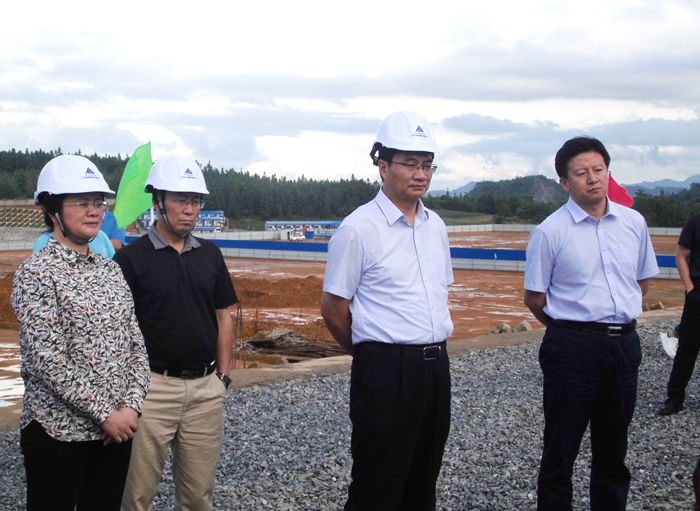 董华到云锡文山锌铟冶炼工地调研
