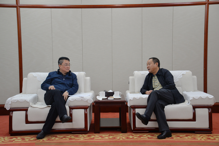 集团与滇中新区管委会交流座谈