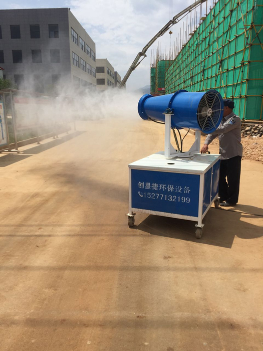 三公司蒙自经开区科技信息产业园区（EPC）二期项目使用雾炮机降低粉尘