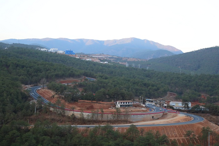 香丽高速石鼓支线提前实现临时通车