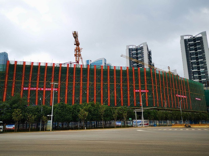 二公司滇池明珠广场二期建设项目万达商业楼封顶