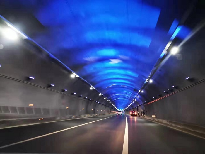 呈澄高速“时光隧道”刷爆朋友圈