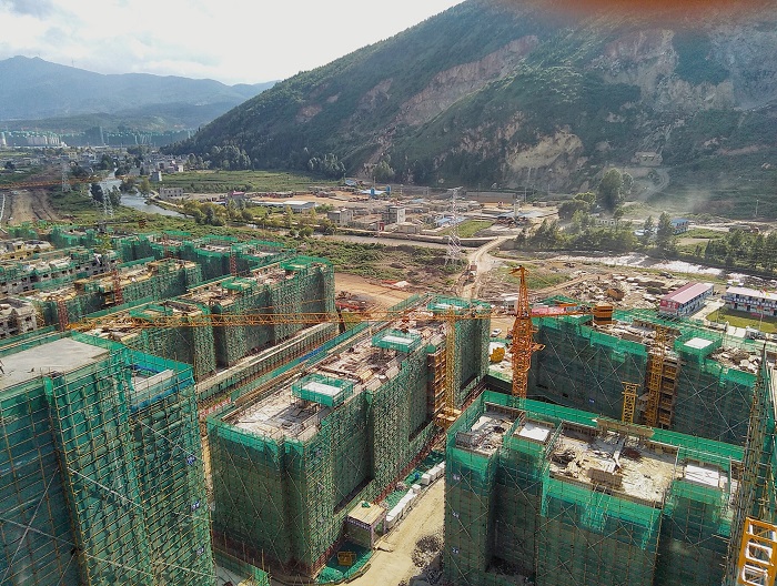 四公司会泽易地扶贫搬迁新城（二期）项目北片区B3、B4地块全面封顶