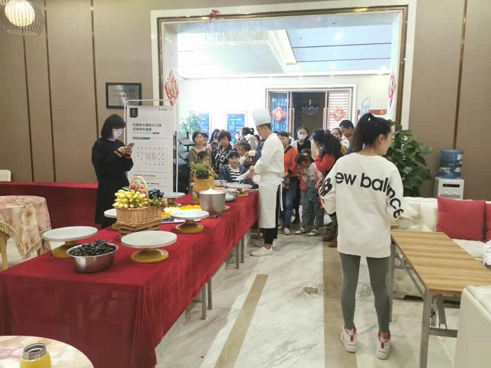 ​开投公司腾瑞·幸福里举办亲子蛋糕DIY活动