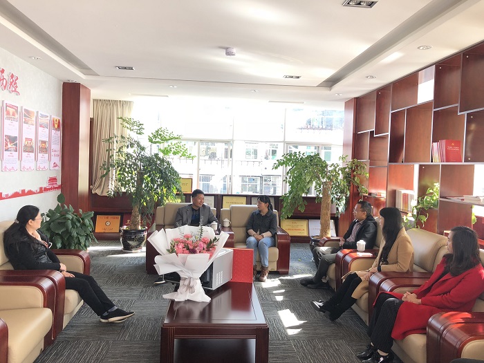 ​十二公司为退休职工举办欢送会