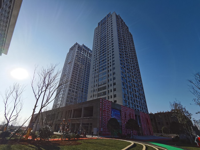 建工地产昭通汇智中心正式交房