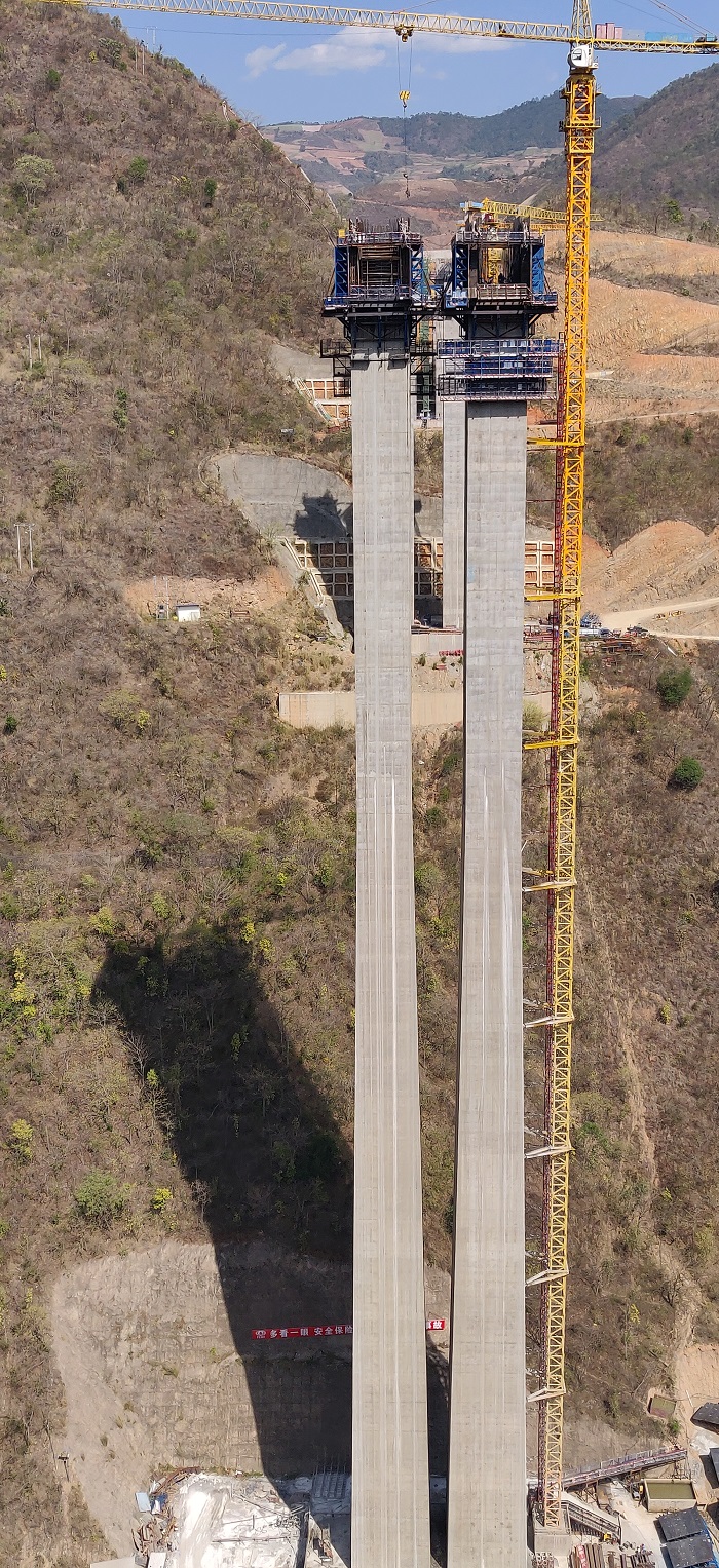 混凝土公司突破我省高速公路超高泵送纪录