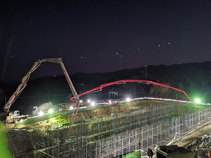 ​安装股份公司鲁地拉项目完成大银甸泵站基础筏板浇筑  