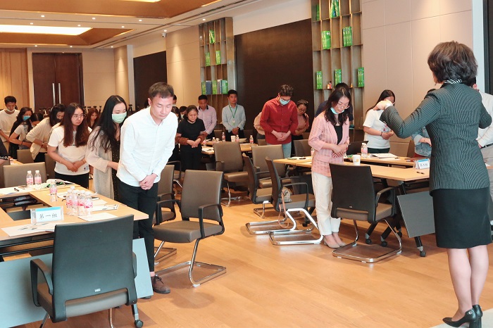 物流公司举办会展讲解与接待礼仪培训  