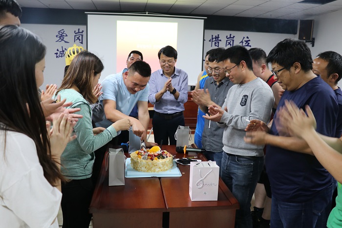 基投公司昭通片区为员工过集体生日