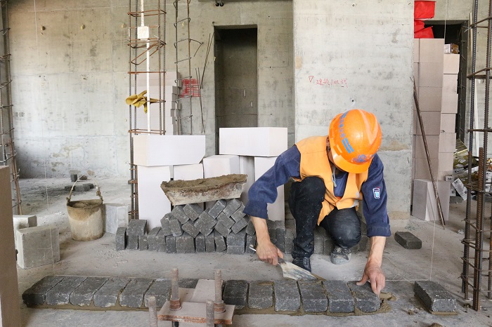 ​四公司安宁蓝光悦享花园项目举办墙体砌筑技能竞赛