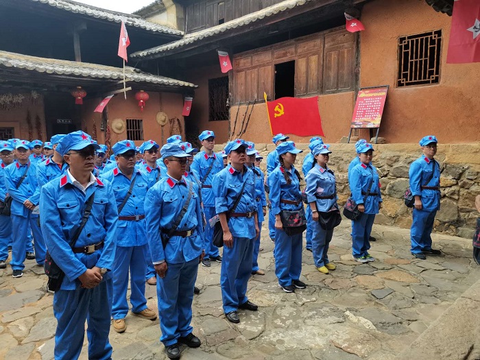 路桥部党总支开展“七一”主题党日活动