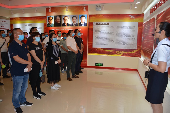 市政部组织党员干部职工参观昆明市委党校