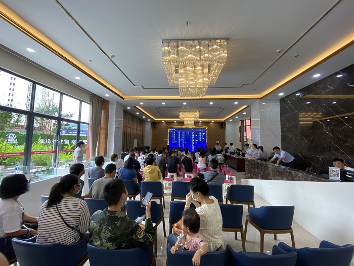 开投公司临沧恒春花园开盘当天劲销3.5亿