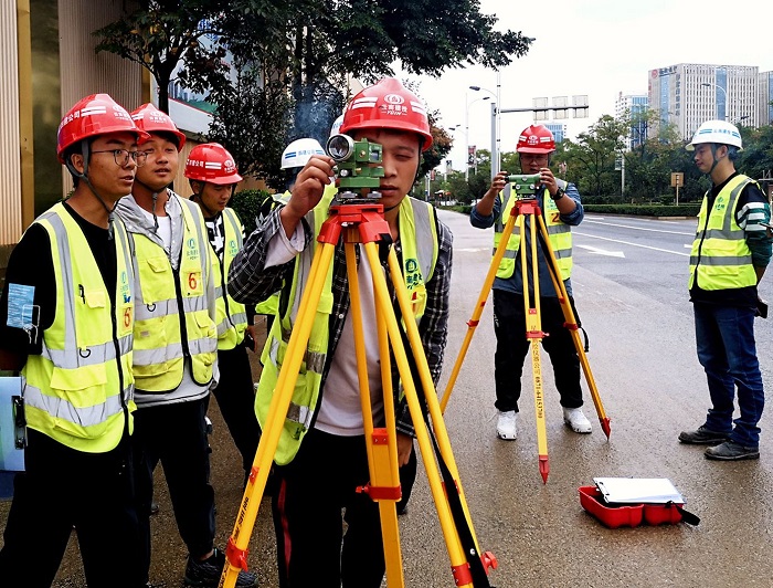 ​四公司滑模分公司举办闭合水准路线测量技能竞赛