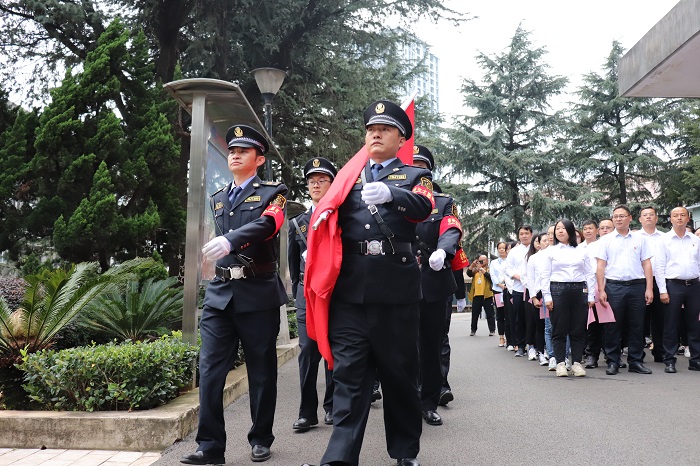 安二司举行庆祝新中国成立71周年升旗仪式