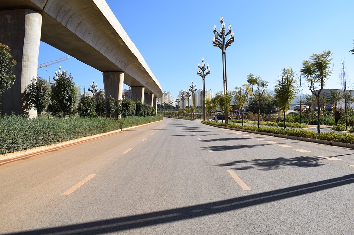 昆明高新区多条道路通过竣工验收