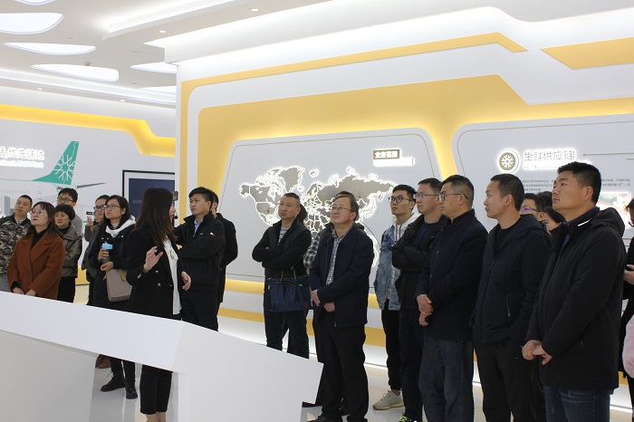 昆明市“区域性国际经贸研修班”学员到访集团