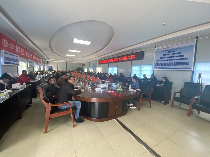 集团普法宣传走进施链高速项目