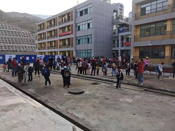 巧家七里移民安置点小学正式投入使用
