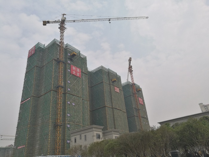 四公司瑞丽永发花园（一期）项目全面封顶