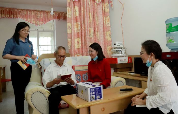 安二司联合昆建路社区开展“送学上门”实践活动