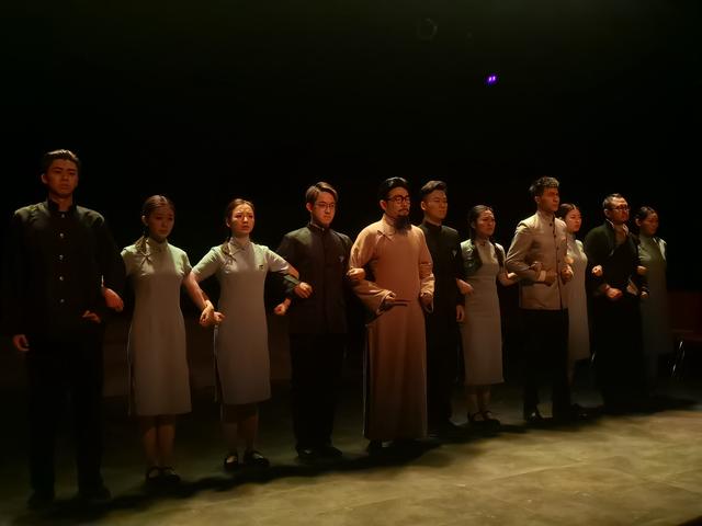 市政部组织观看红色话剧《我的闻先生》