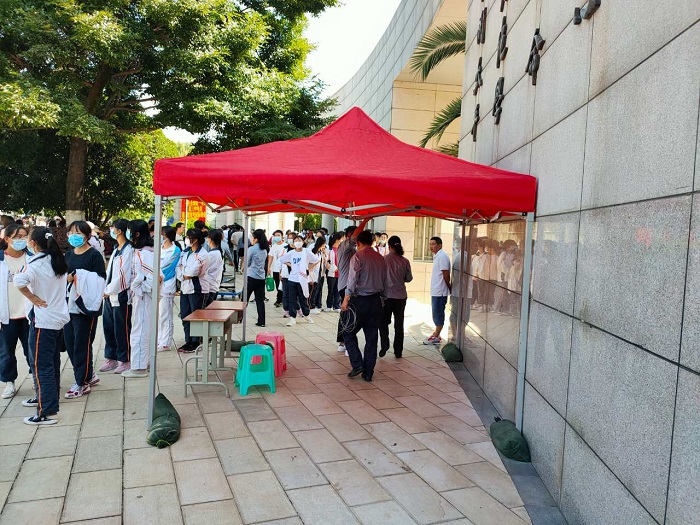 物业公司开展“爱心助考”系列活动