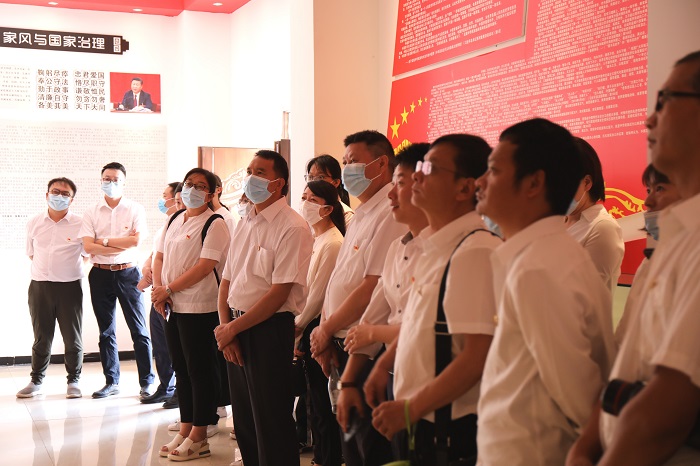 十四公司与城乡投公司联合开展家风教育活动