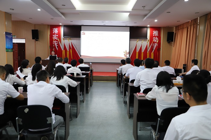 ​十二公司青年讲师团开讲
