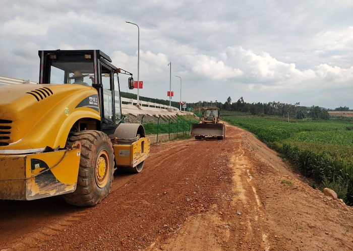 ​四公司路桥一分公司助力乡村道路修复