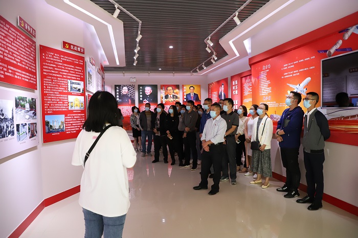 十一公司组织干部职工参观昆明市委党校