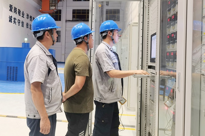 牛栏江红石岩堰塞湖电站2台发电机组首次并网调试成功