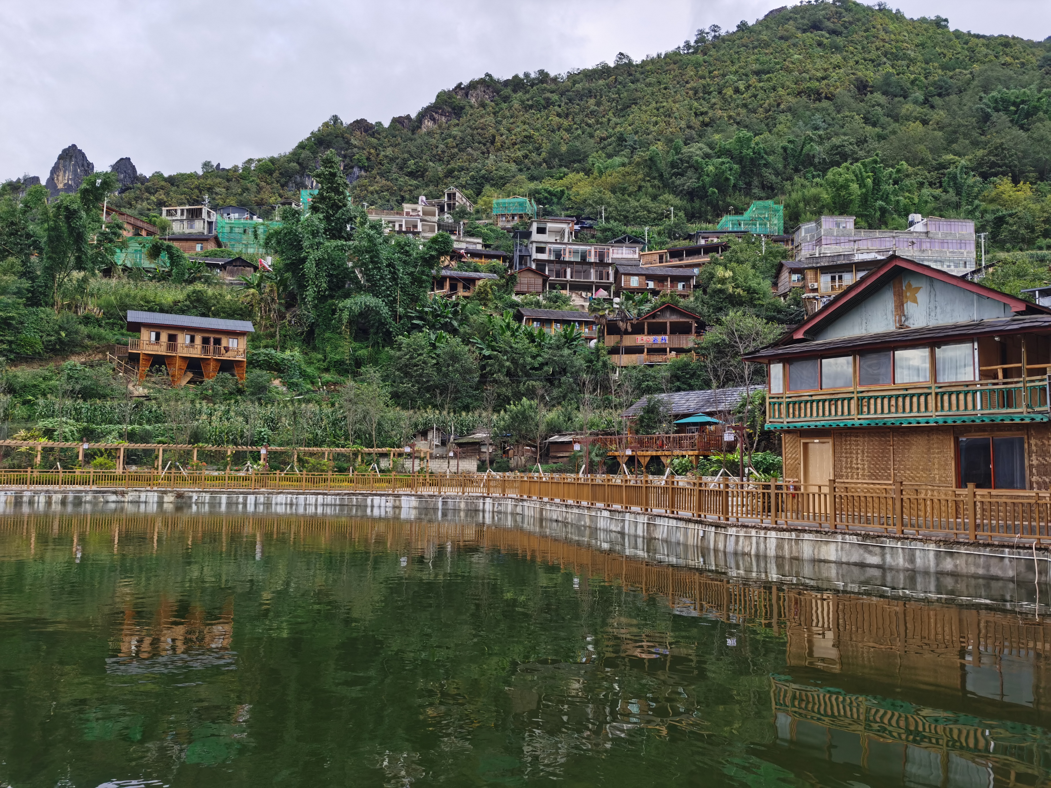 ​福贡县皇冠山乡村旅游怒族特色村改造提升项目第一批次建设完成