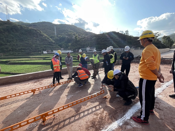 永大高速八分部GL国道改移段完成路基转序