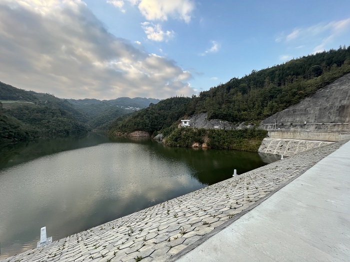 第一水利水电公司西畴县大湾水库通过竣工验收