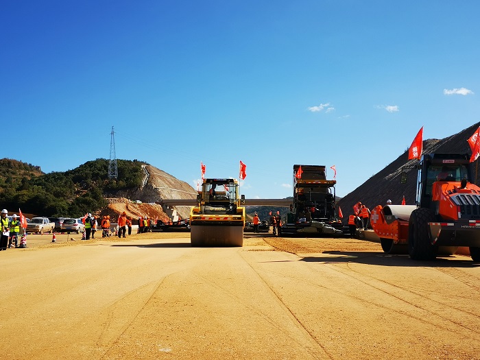 弥玉高速红河段转入路面施工阶段