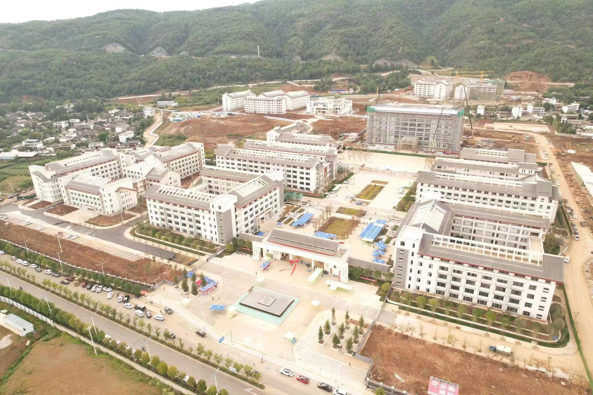 七公司丽江职教园区建设项目如期交付使用