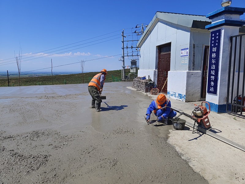 第一水利水电公司为边境警务站硬化路面