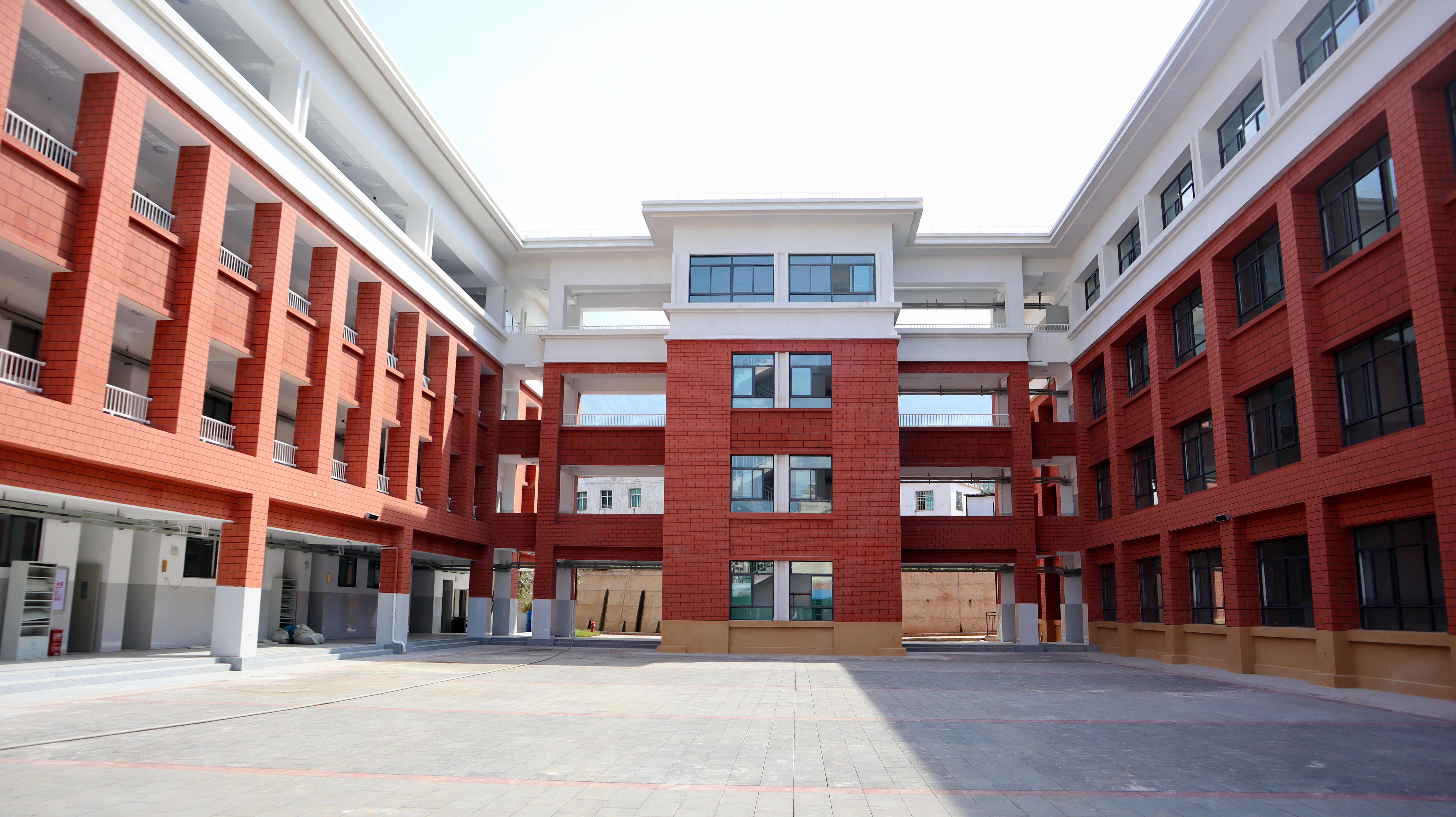东川易地扶贫搬迁项目3个配套学校工程通过竣工验收