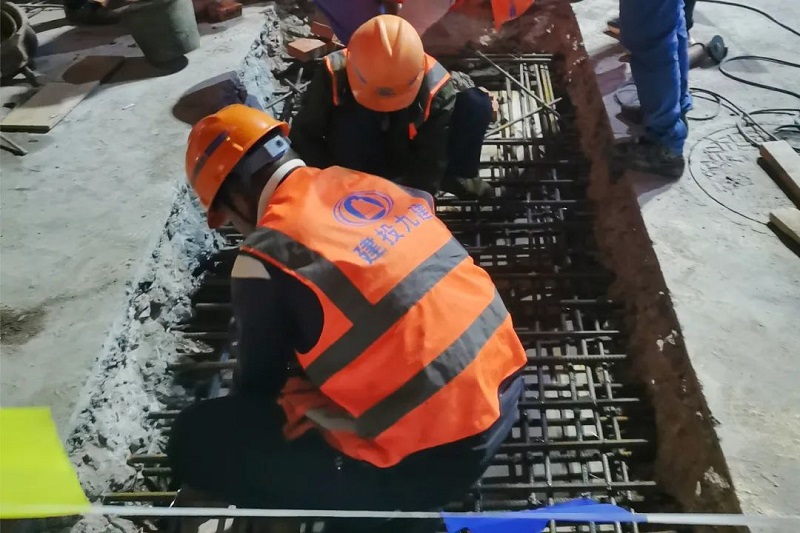 九公司志愿为双柏县修缮道路