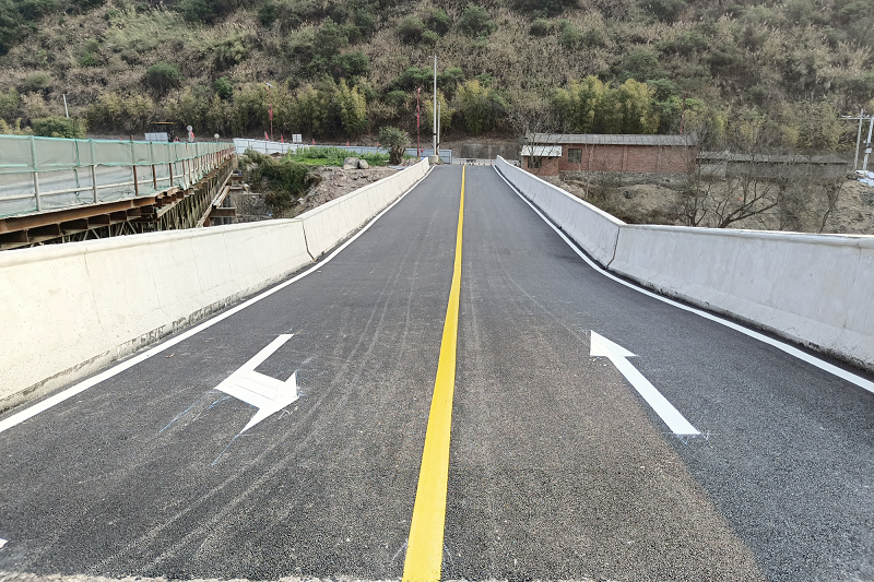 漾濞灾后恢复重建工程茅沙坪电站桥、阿尼么桥通车